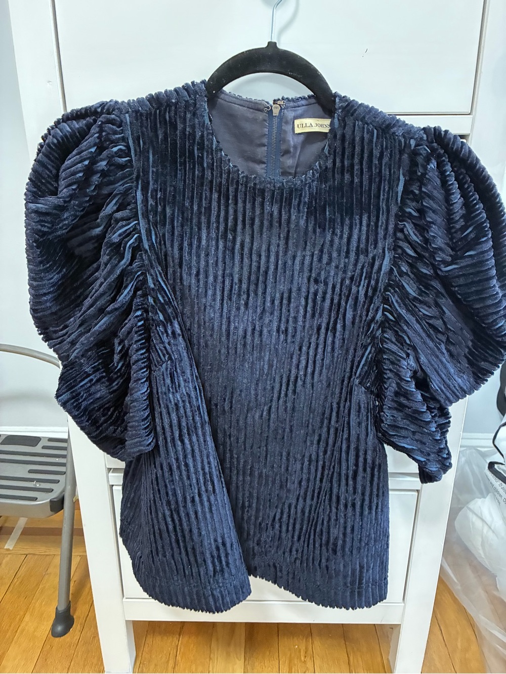 Ulla Johnson- Navy Ribbed Velvet Puff-Sleeve Top